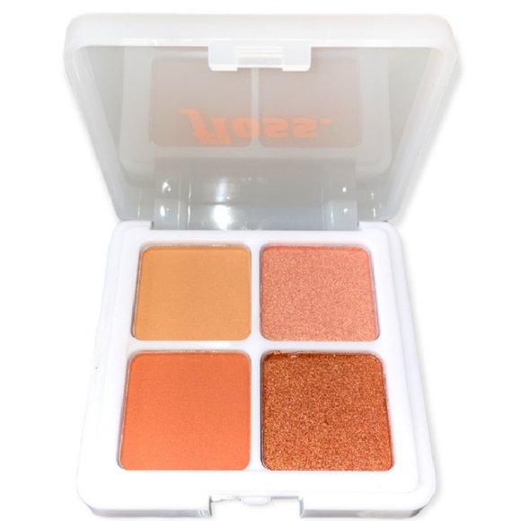 Floss Eyeshadow Squad Palette in Just Peachy - Picture 1 of 3